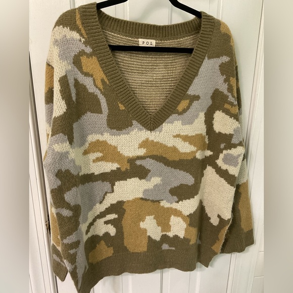 POL Sweaters - POL Women's V-Neck Camouflage Sweater - Olive, Beige, Cream NWOT